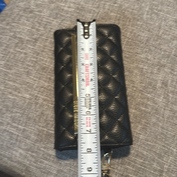 Steve Madden Black and Gold Quilted Wristlet - Picture 6 of 7